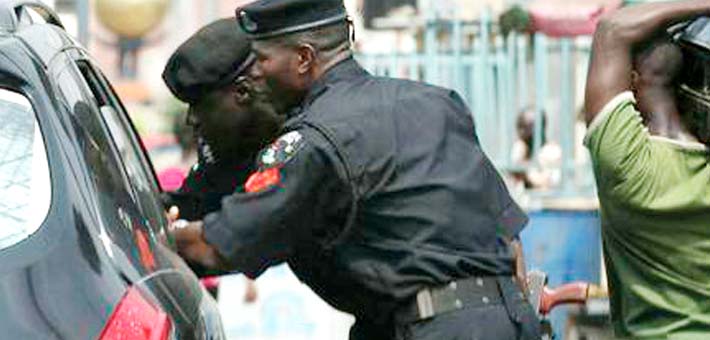 Bribe-Seeking Policeman Caught On Camera Saying God Supports People Who Steal [Video]