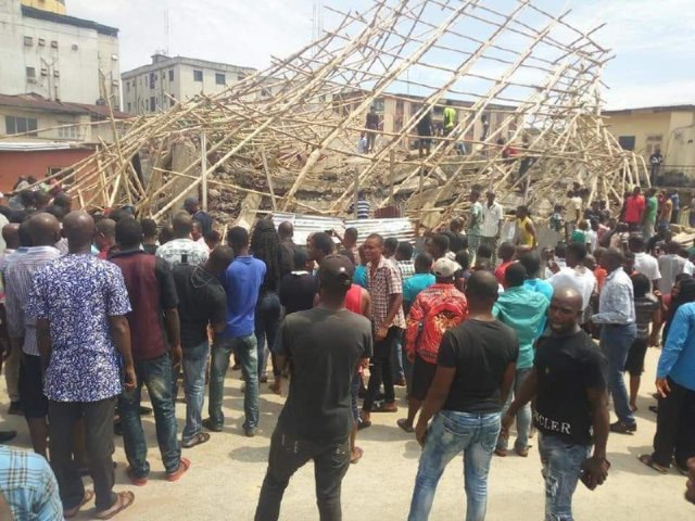 Six Trapped To Death, Two Rescued As 4-Storey Building Collapses In Onitsha [Photos] 5