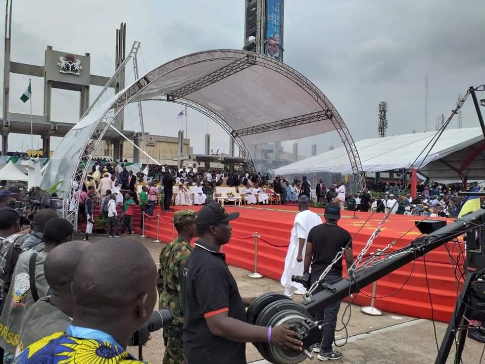 PHOTONEWS: Babajide Sanwoolu arrives for his Inauguration as the new governor of Lagos State 8