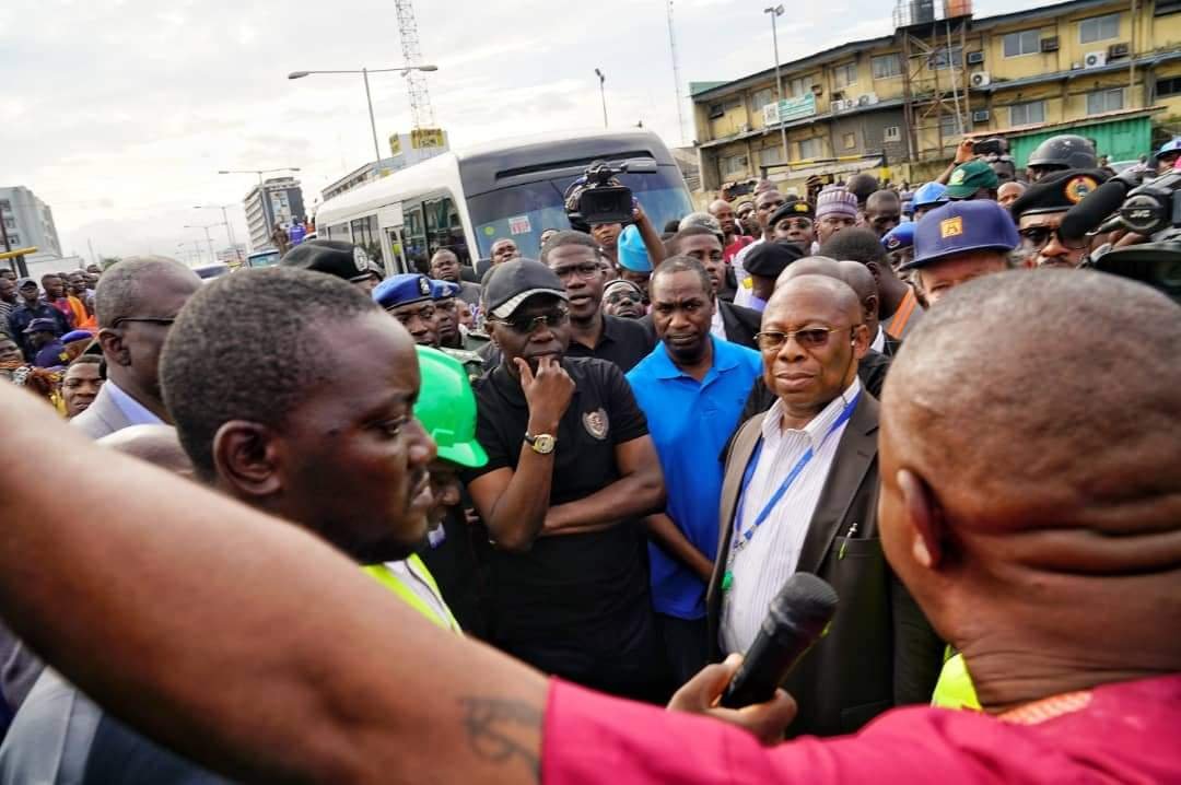 Sanwo-Olu resumes work; tours Apapa, signs executive order on traffic management, refuse and public works; 6