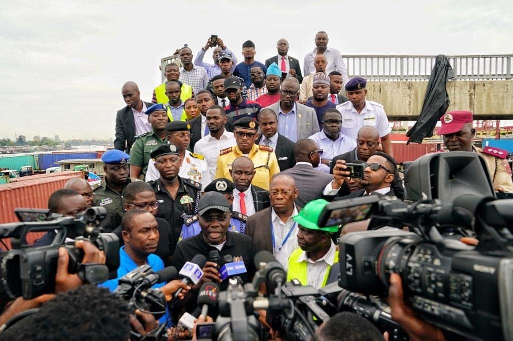 Sanwo-Olu resumes work; tours Apapa, signs executive order on traffic management, refuse and public works; 4