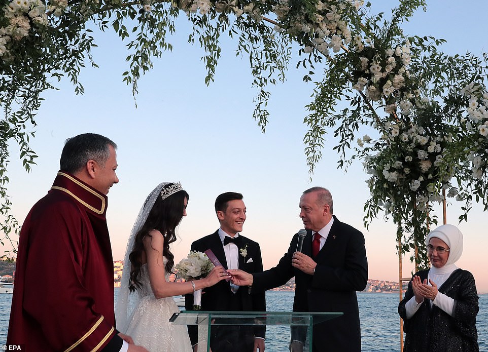 Arsenal Star Mesut Ozil Marries In Istanbul, With Turkish President Erdogan As His Best Man [Photos] 13