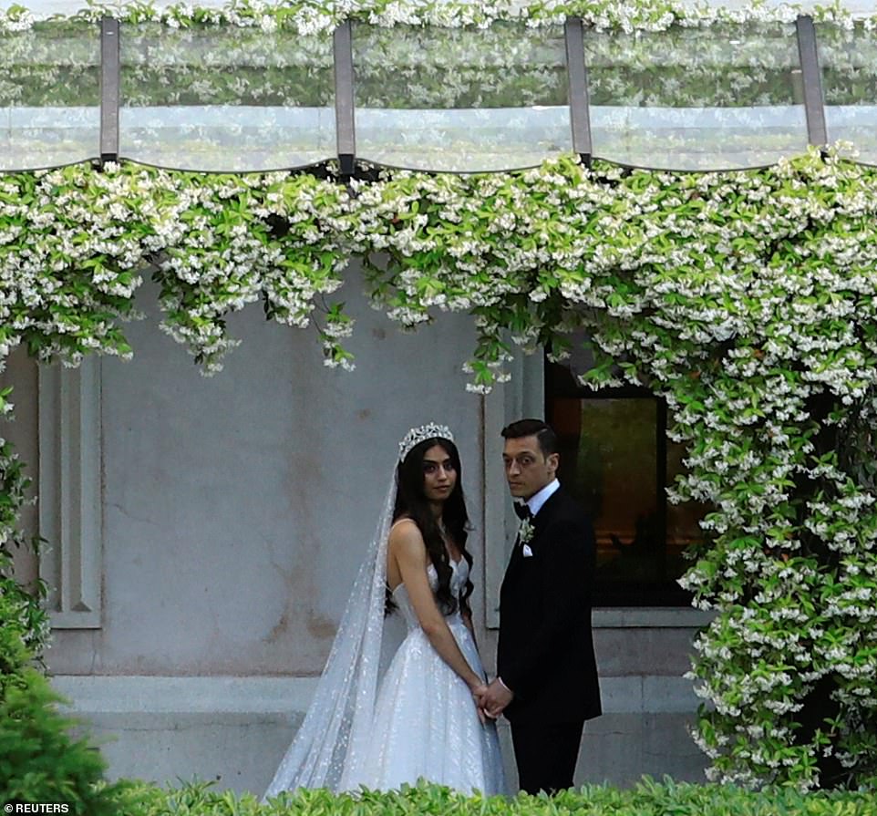 Arsenal Star Mesut Ozil Marries In Istanbul, With Turkish President Erdogan As His Best Man [Photos] 15