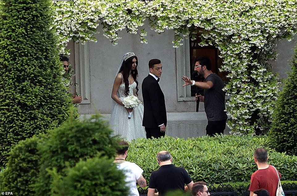 Arsenal Star Mesut Ozil Marries In Istanbul, With Turkish President Erdogan As His Best Man [Photos] 16