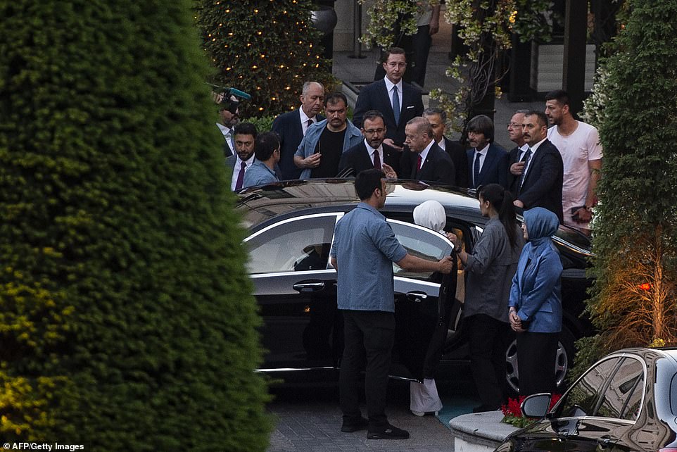 Arsenal Star Mesut Ozil Marries In Istanbul, With Turkish President Erdogan As His Best Man [Photos] 17