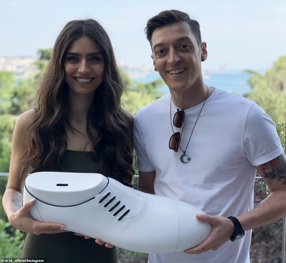 Arsenal Star Mesut Ozil Marries In Istanbul, With Turkish President Erdogan As His Best Man [Photos] 18