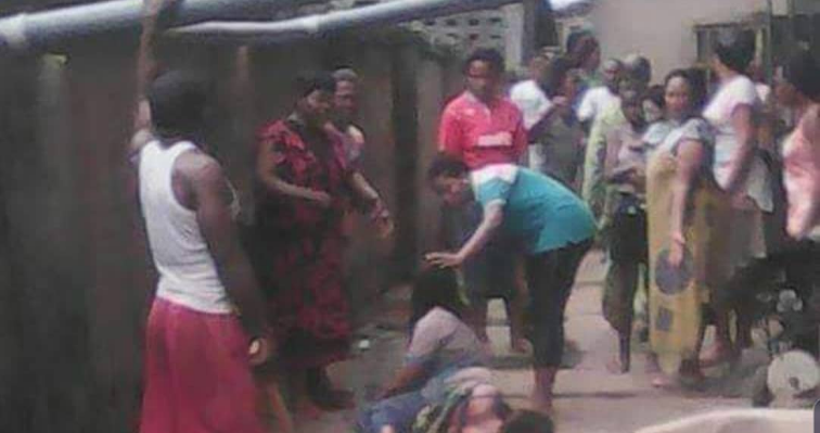 Two Married Women Falls From 3 Storey Building While Fighting In Anambra [Photo] 13