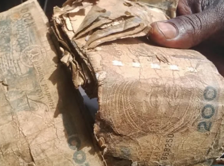 "Deposit Bad Naira Notes In Any Bank Near You Before September 2nd" - CBN Tells Nigerians 12