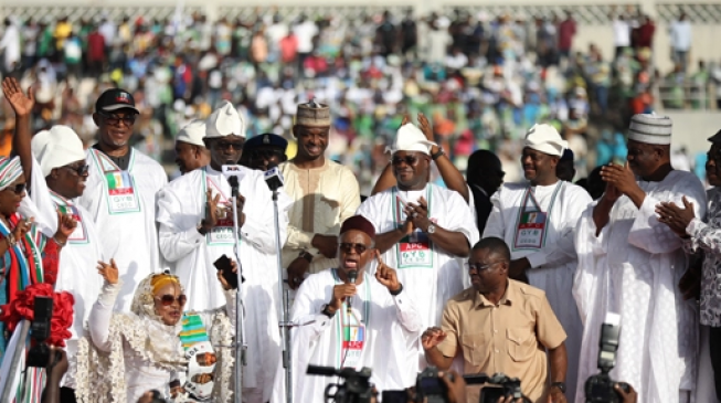 Kogi Guber: El-Rufai Kneels, Begs Kogi People To Forgive Yahaya Bello And Re-elected Him [Video]