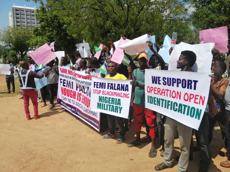 Nigerians Protest In Abuja Against Femi Falana For Criticising Security Agencies [Photos] 5