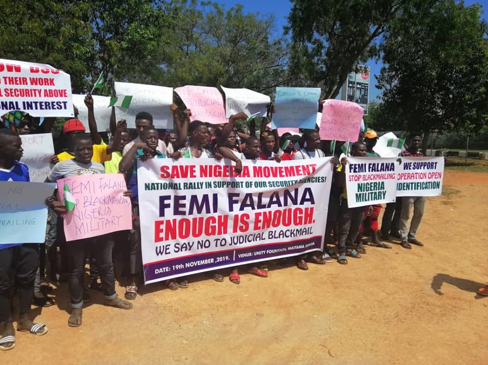Nigerians Protest In Abuja Against Femi Falana For Criticising Security Agencies [Photos] 3
