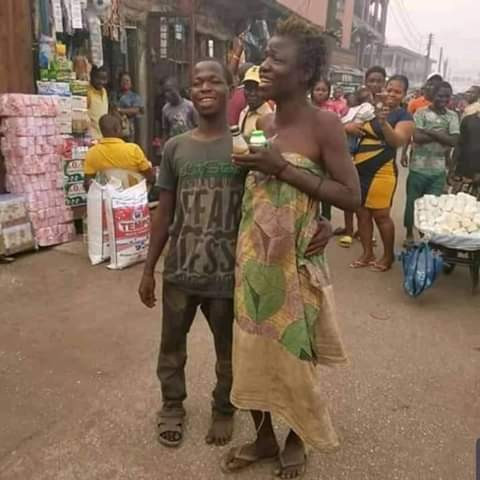 Viral Photos Of Mentally Challenged Couple Celebrating Valentine’s Day On The Street Of Edo 3