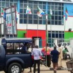 Police Seals Off APC National Secretariat In Abuja, Bar Party Members From Entering Building 2