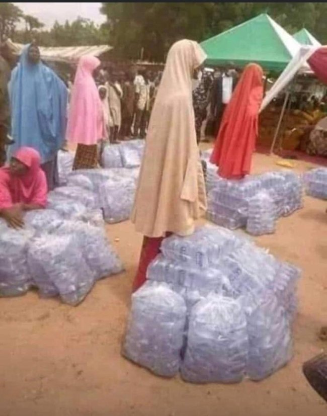 Bauchi First Lady Empowers Women With Bags Of Sachet Water As Business Start-Ups [Photos] 3