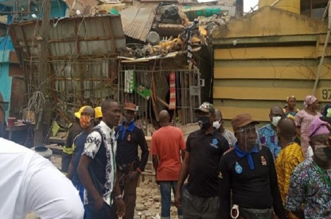 Many Feared Dead As Three-Storey Building Collapses In Ebute-Metta Area Of Lagos [Photos/Video] 18