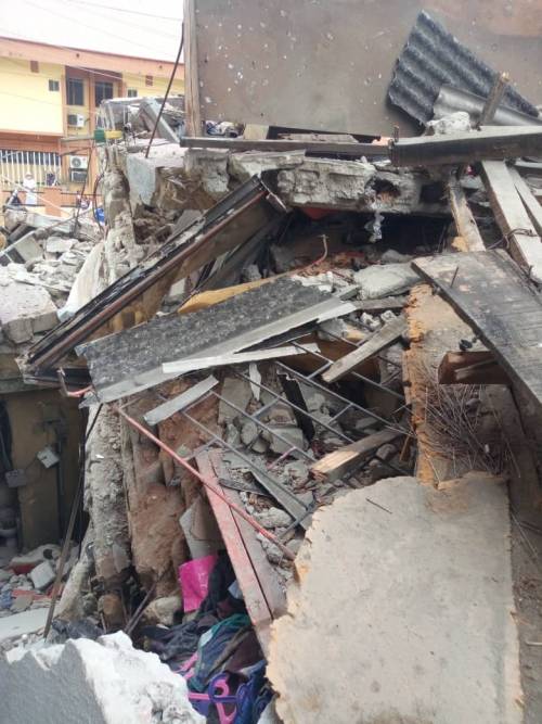 Many Feared Dead As Three-Storey Building Collapses In Ebute-Metta Area Of Lagos [Photos/Video] 17