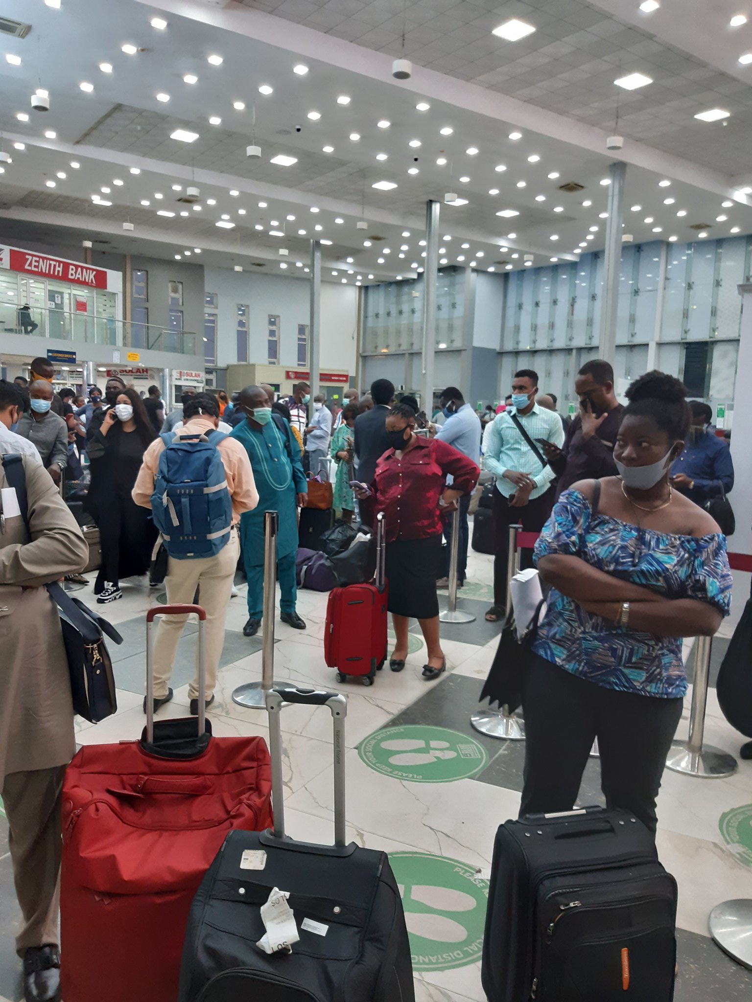 Passengers Stranded As Aviation Unions Shutdown Arik Air Operations In Lagos Over Unpaid Salaries 4