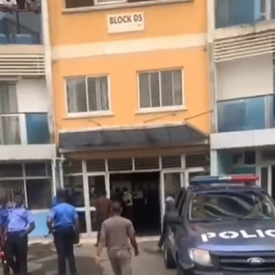 Man Jumps To His Death As EFCC Storms His Lagos Apartment To Effect Some Arrests [Video] 2