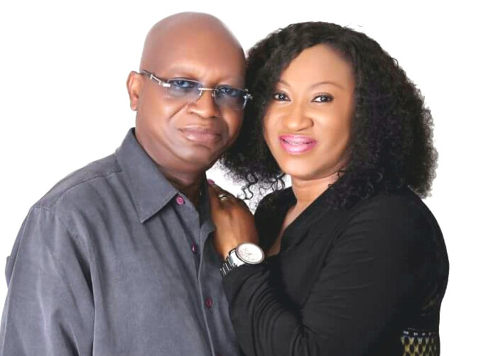 Estranged Wife Fights 'Side Chick' In DPO's Office While Husband Calmly Watches [Video] 4