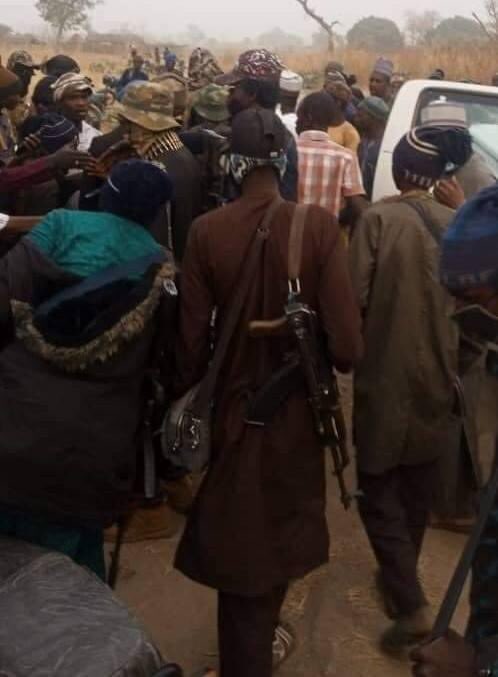 Sheikh Gumi Meets Bandits Who Kidnapped Kagara Students In Niger State [Photos] 2