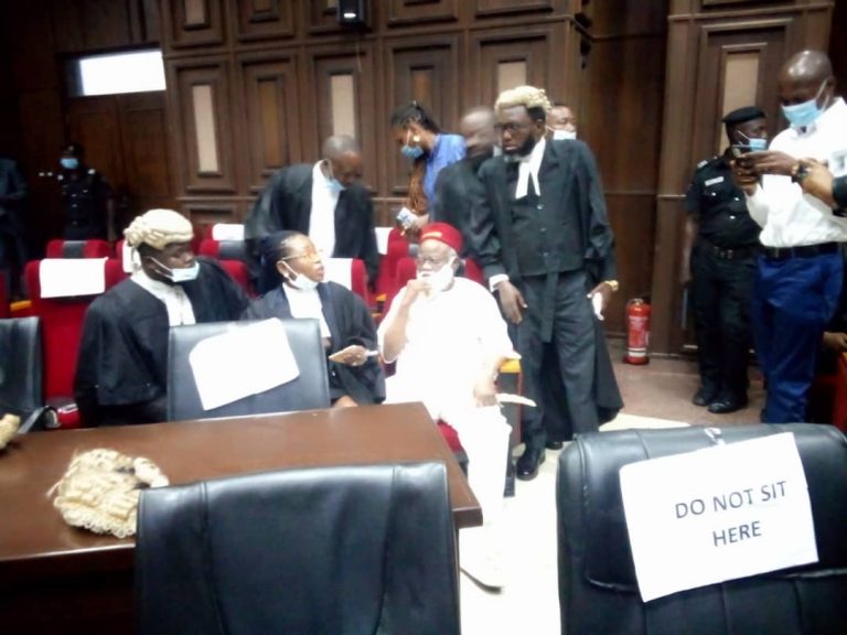 Anambra Ex-Governor Storms Abuja High Court For Nnamdi Kanu’s Trial [Photos] 2