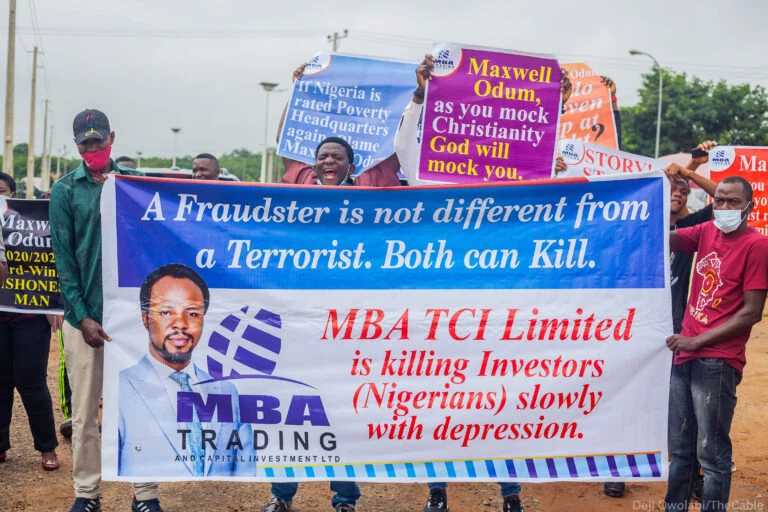 Victims Of ‘MBA Forex Scam' Protest At EFCC Headquarters In Abuja [Photos/Video] 4