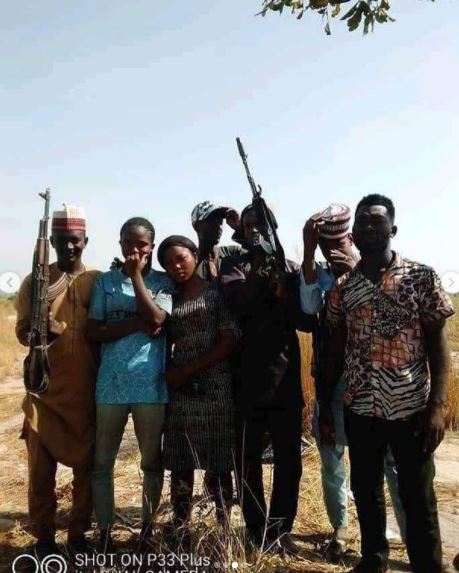 Bandits Strike Pose With Abducted NYSC Corp Members After Receiving Ransom [Photos]