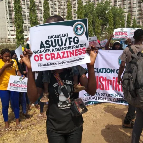 "End ASUU Strike Permanently Now" - Nigerian Students Protest In Abuja [Photos]