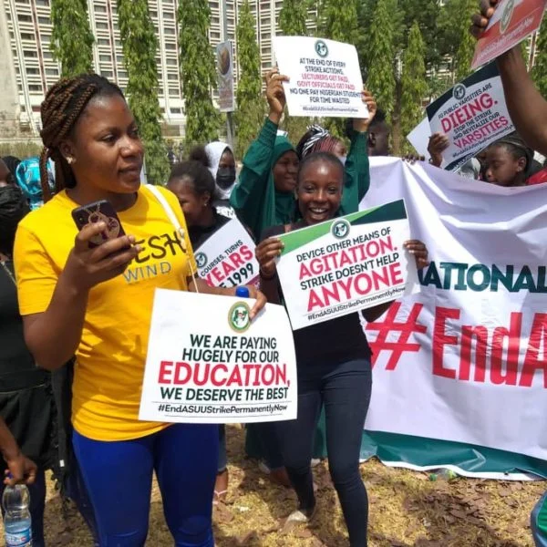 "End ASUU Strike Permanently Now" - Nigerian Students Protest In Abuja [Photos]