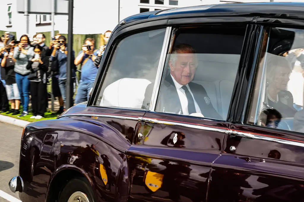 King Charles iii and Queen Consort Camilla arrive Buckingham Palace as Britain's new monarch