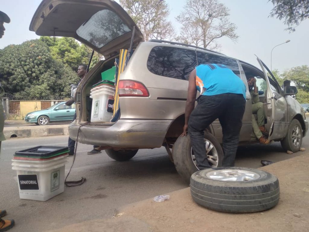 #NigeriaDecides2023: Vehicle Conveying Electoral Materials Breaks Down In Enugu [PHOTOS] 2