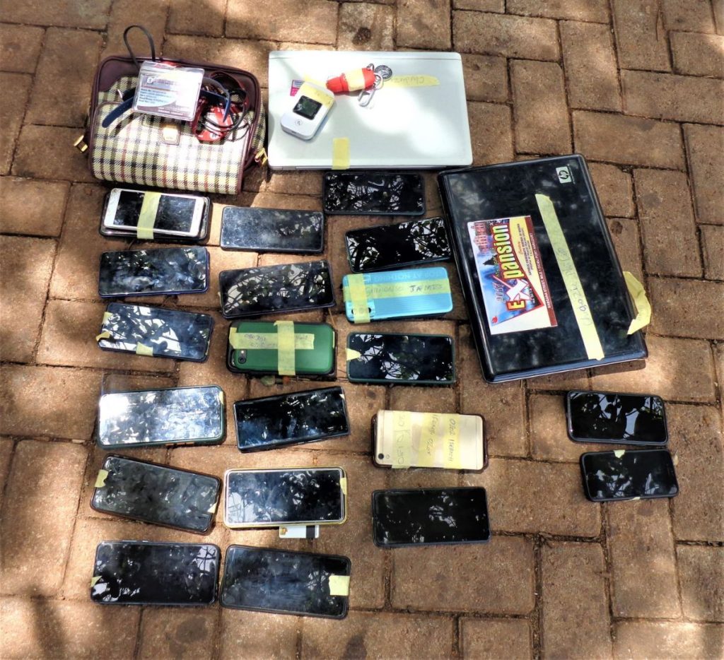 EFCC Arrests School Owner, 17 Of His 'Yahoo Boys' Whom He Trains In Internet Fraud 2 Yahoo Boys