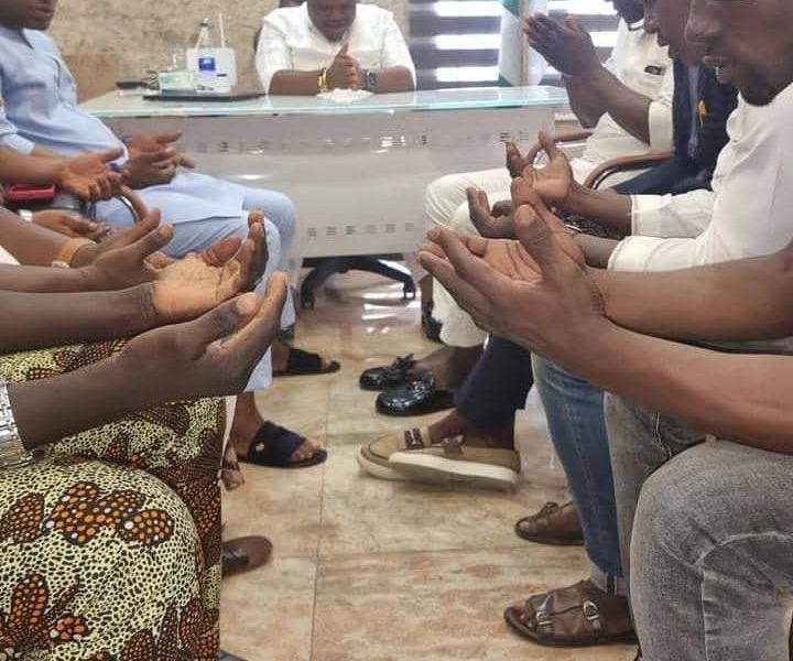 Philanthropist, OmoBarca Sponsors 12 Pilgrims To Mecca, Saudi Arabia For Hajj