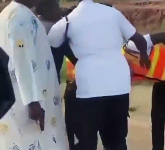 Motorist Points Gun At VIO Officer In Broad Daylight Light