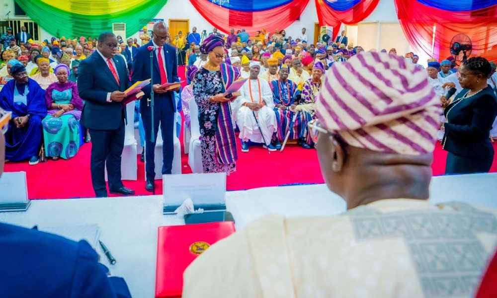 PHOTOS: Sanwo-Olu Swears In Chief Of Staff, Others 14
