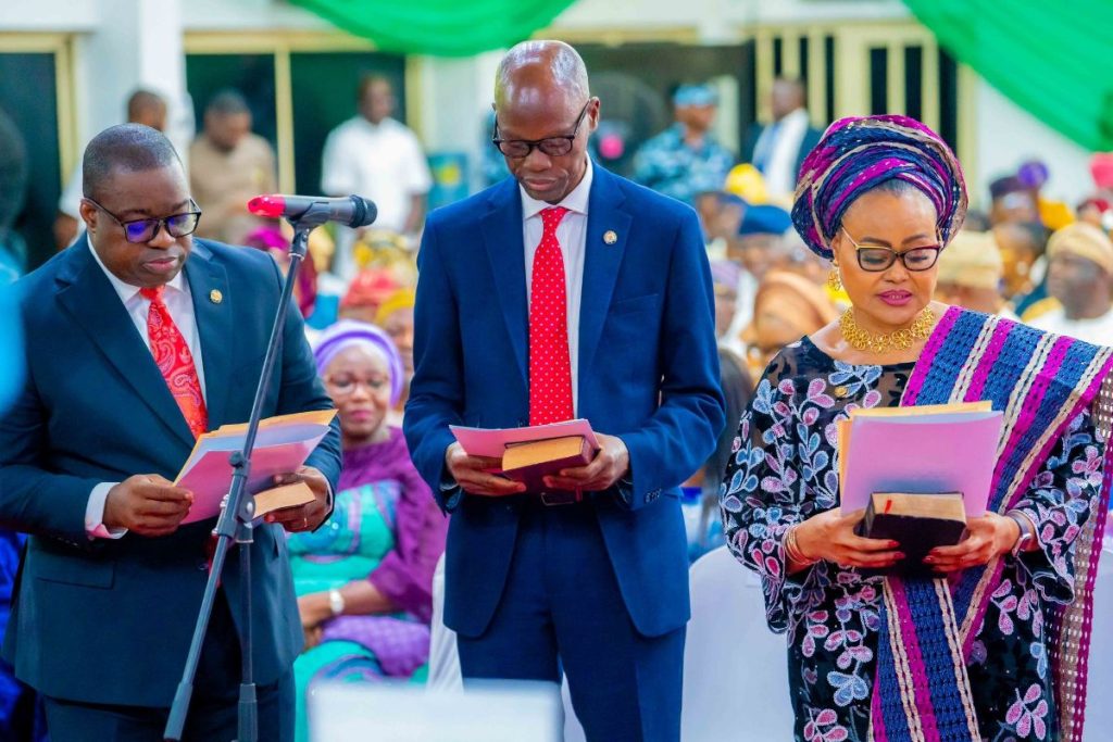 PHOTOS: Sanwo-Olu Swears In Chief Of Staff, Others 2 PHOTOS: Sanwo-Olu Swears In Chief Of Staff, Others 2
