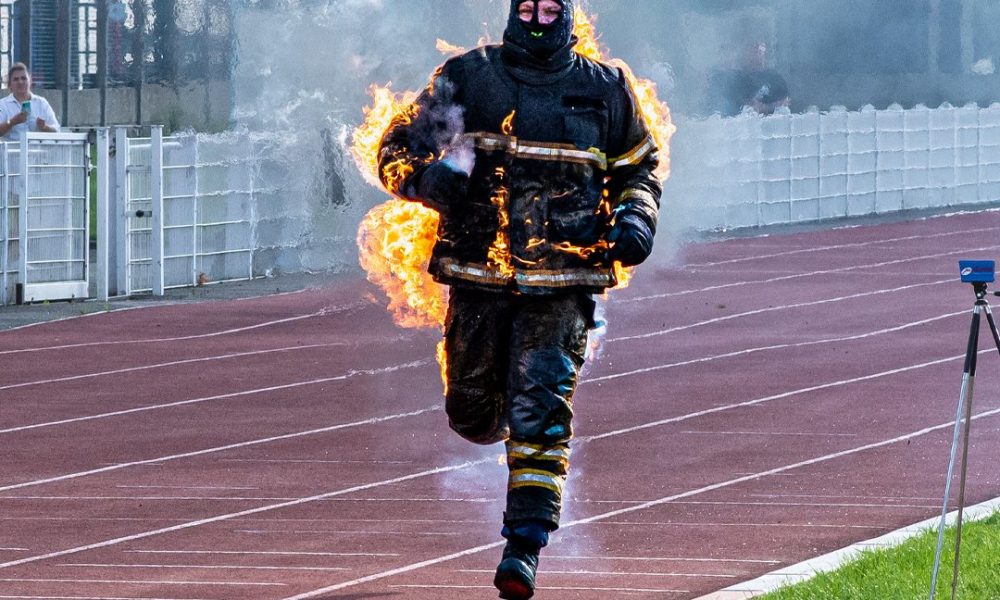 French Fire Fighter, Jonathan Vero Breaks World Record For Longest Distance Run While On Fire Without Oxygen 5
