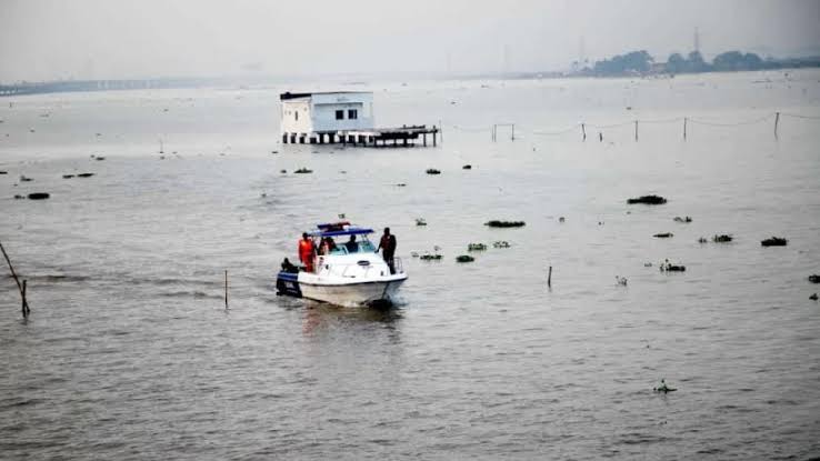 BREAKING: Remains Of Man Who Jumped Into Lagos Lagoon Recovered 1