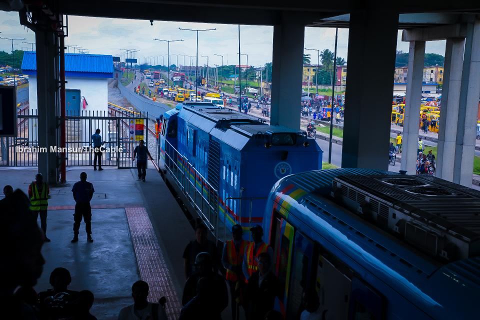 Governor Sanwo-Olu Joins Passengers For Inaugural Ride Of Lagos Blue Rail [Photos] 2