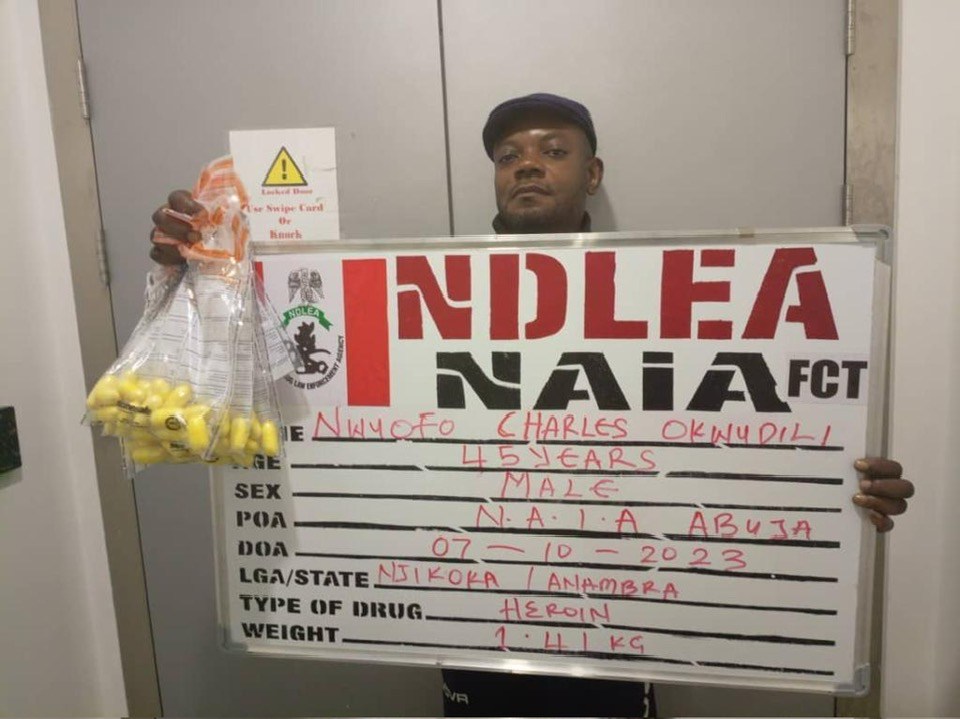 NDLEA detains wanted drug barons, arrests 2 for swallowing 175 wraps of heroin and intercepts $4.8m suspected fake currencies 5