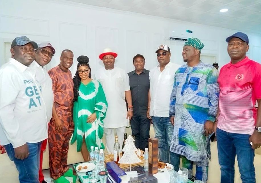 Oba Elegushi Pays Visit To Rita Dominic, Fidelis Anosike On Christmas Day