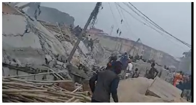 Many People Trapped As Ochanja Market Building Collapses In Anambra [Video]