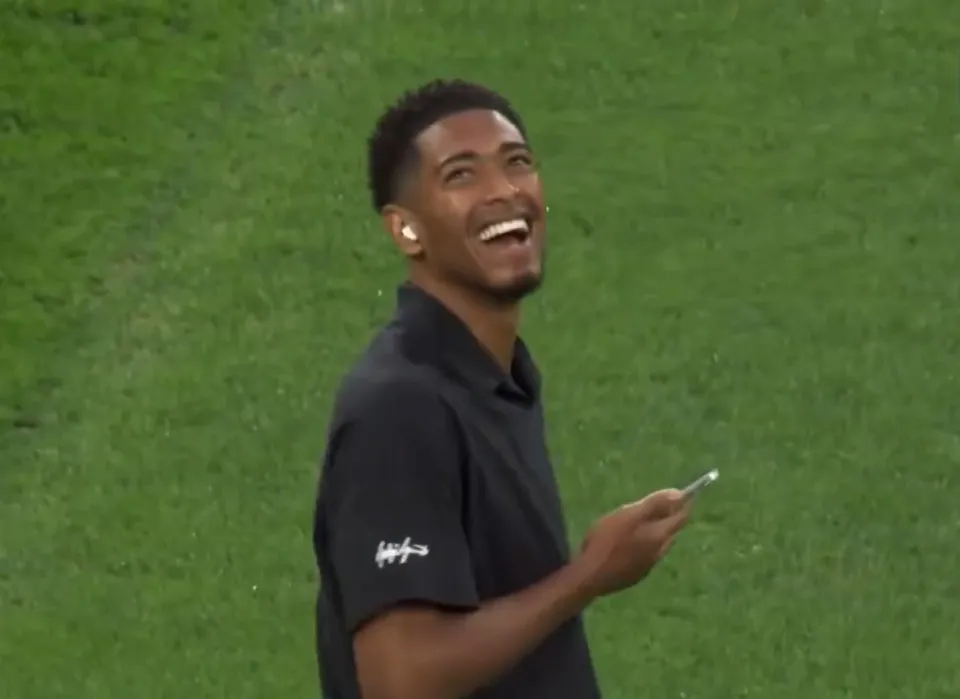 Jude Bellingham Laughs As His Father Do His Iconic Goal Celebration