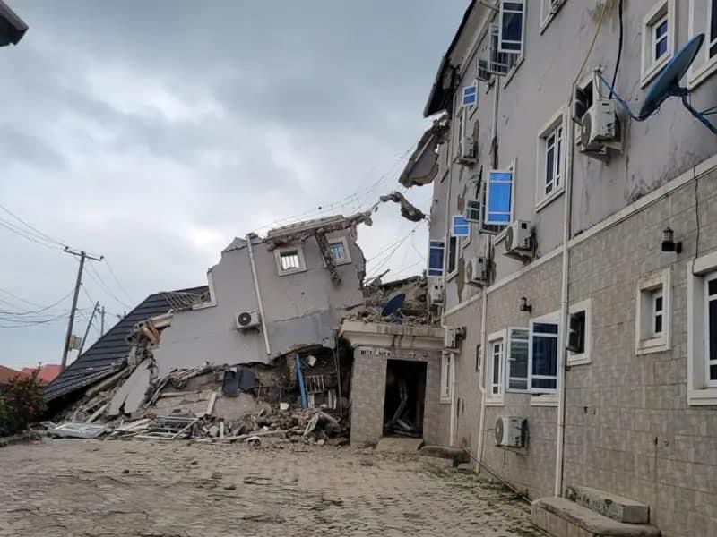 2 Storey Residential Building Collapse in Abuja, Many Trapped 4