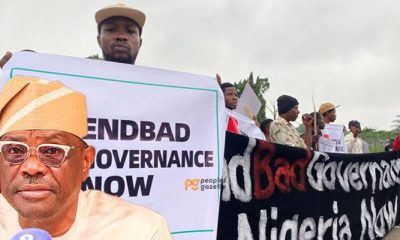 #EndBadGovernance Protesters Storm Nyesom Wike’s Residence In Port Harcourt [Video]