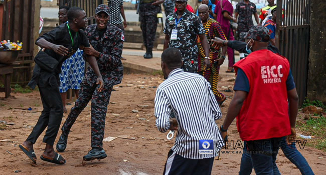Edo Election: EFCC Arrests Suspected Vote-Buyers At Polling Unit [Photos]