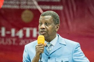 God Stopped Naira From Falling To ₦10,000 Per Dollar Due To Our Prayers - Pastor Adeboye