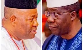 Senate President Akpabio and Senate Leader Opeyemi Bamidele fight.