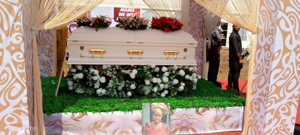 PHOTOS: Governor Sim Fubara, Alex Otti, other dignitaries attend burial of Senator Lee Maeba's mother 76 PHOTOS: Governor Sim Fubara, Alex Otti, other dignitaries attend burial of Senator Lee Maeba's mother 73