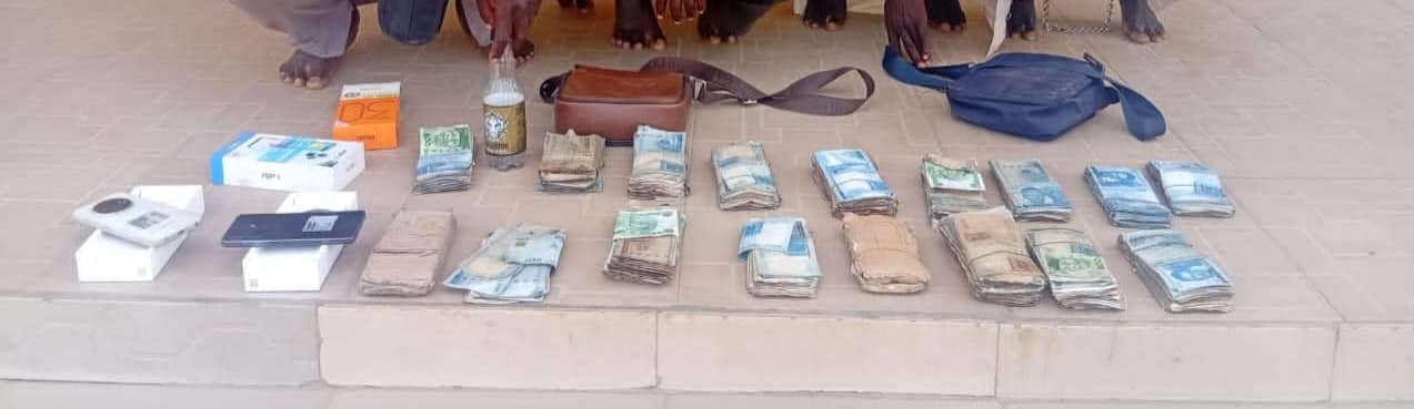 Suspected Fraudsters Caught Impersonating Police To Defraud Traders In Niger